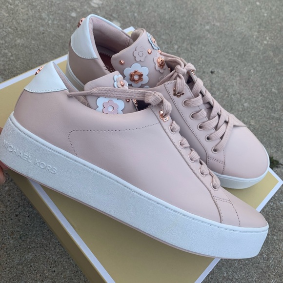 New MK shoes 💖 - Picture 5 of 8